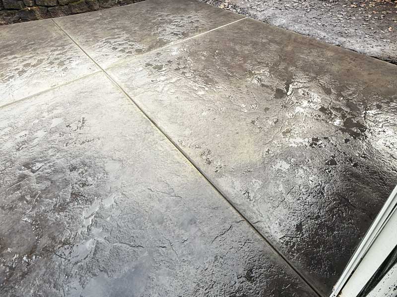 large square bricks that are uneven